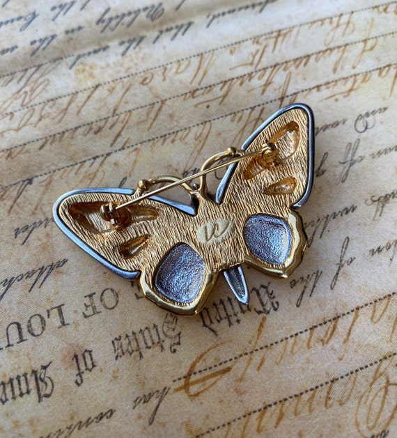 Beautiful Liz Claiborne butterfly brooch in gold … - image 2