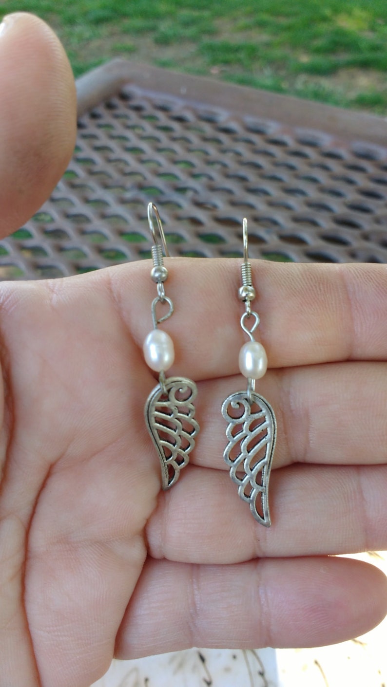 Silver tone wings earrings bird pearl beads image 5