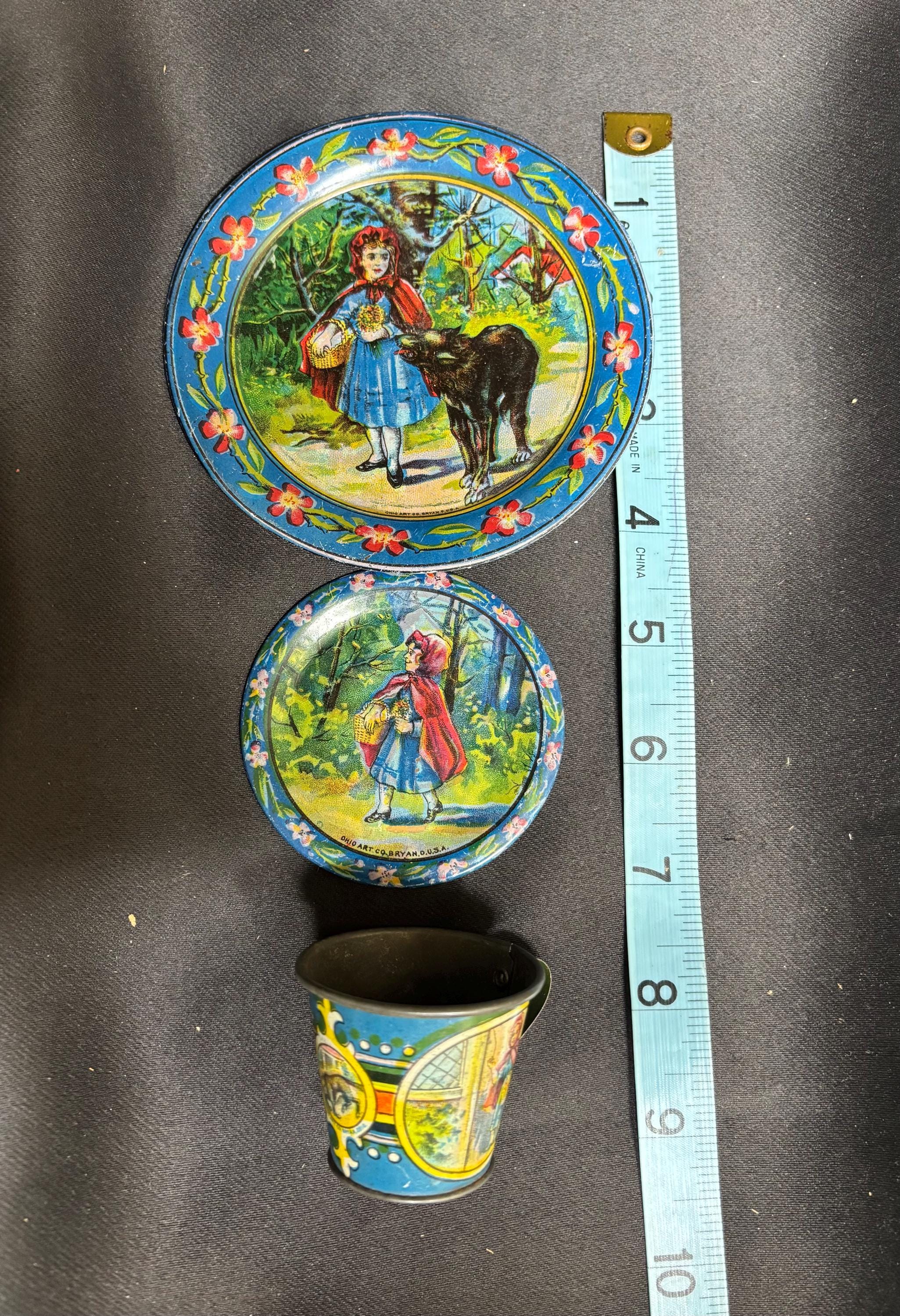 ヴィンテージの子供用オハイオアート社製赤ずきんのブリキ製ティー 
