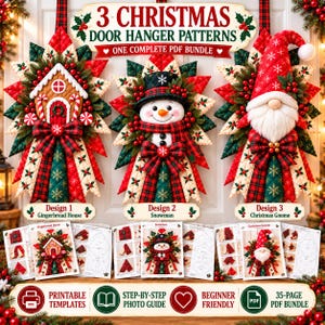Puede incluir: Un paquete PDF de 35 páginas con tres patrones de colgadores de puerta navideños: una casa de jengibre, un muñeco de nieve y un gnomo. Cada diseño incluye elementos de tela acolchada, lazos de cuadros escoceses y detalles de acebo.