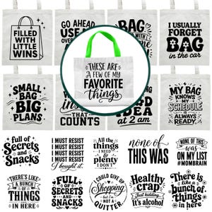 Pode incluir: Uma sacola de lona branca com alças verde-brilhante, apresentando o texto impresso em preto 'THESE ARE A FEW OF MY FAVORITE things' em uma mistura de fontes serifadas e manuscritas. O design está centralizado na frente da sacola.