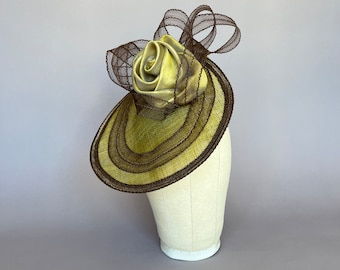 Green fascinator, green Kentucky Derby hat, rose cocktail hat, green church hat, horse race hat, gold rose wedding hat, elegant hat