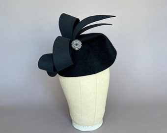 Black fascinator, black cocktail hat, Kentucky Derby hat, black bow hat, couture hat, vintage brooch headpiece, design cocktail hat felt hat