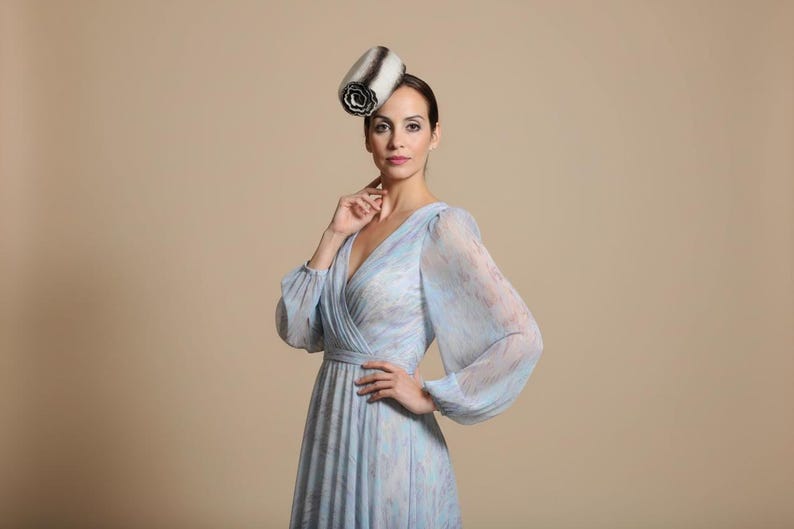 Felt Fascinator Hat | Elegant Felt Cocktail Hat | Minimalist Formal Hat | Wedding Fascinator | Classic Occasion Headpiece bild 8