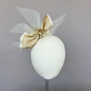 Gold Fascinator Hat, Wedding Hair Accessory, Statement Cocktail Hat, Kentucky Derby Hat, Couture Design Fascinator, Garden Party Headpiece