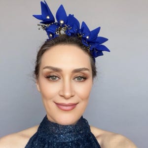 Bold Blue Floral Headband, Couture Statement Headpiece, Elegant Blue Fascinator, Fabric Flower Crown, Modern Wedding Hair Accessory, Unique