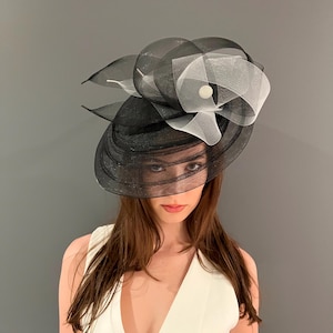 Black and white fascinator, elegant Kentucky Derby hat, cocktail parties hat, church hat, race day hat, chic statement hat, occasion hat