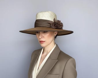 Brauner Strohhut mit Blumen, Kentucky Derby Hut, Hochzeitshut, Kirchenhut. SOFORT LIEFERBAR!