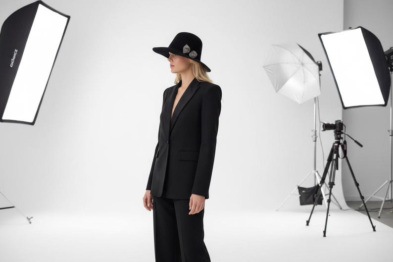 Fedora en feutre noir avec nœud en daim gris | Chapeau classique moderne minimaliste | Bonnet simple pour tous les jours image 2