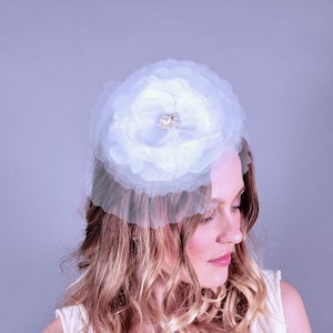 Bridal fascinator, bridal flower headpiece, wedding fascinator, white tulle flower, wedding veil hat, occasion fascinator hat, church hat