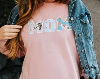 Custom Keepsake Sweatshirt – Baby Clothes Lettering – Personalized Memory Gift – Mama Sweatshirt with Baby Onesies – Custom Name Sweatshirt