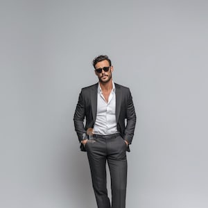 Elegant GREY 2 Piece Slim Fit Suit for Men, Wedding & Formal Attire Men-Tailored suit and best suit for Weddings and formal ceremonies
