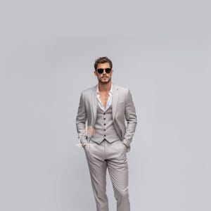 Classic Light GREY 3 Piece Slim Fit Suit for Men, Wedding & Formal Attire Men-Tailored suit  best suit for Weddings and formal Events
