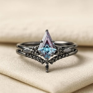 Vintage Alexandrite Engagement Ring Set: Rose Gold Art Deco Moissanite Wedding