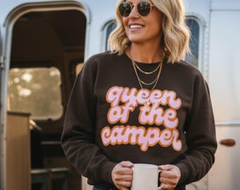 Queen of the Camper Retro Sweatshirt | Vintage Camping Pullover | RV Life Pullover | Glamping Geschenk für Sie