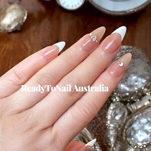 Timeless Elegance – Classic French Press-On Nails with Crystals