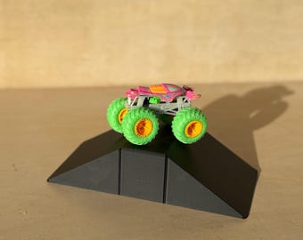 Monster Truck 1:64 Scale Stunt Ramp - Double Drop Off