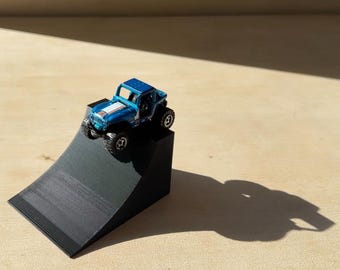 Monstertruck 1:87 Stuntrampe - Kleine Drop Off