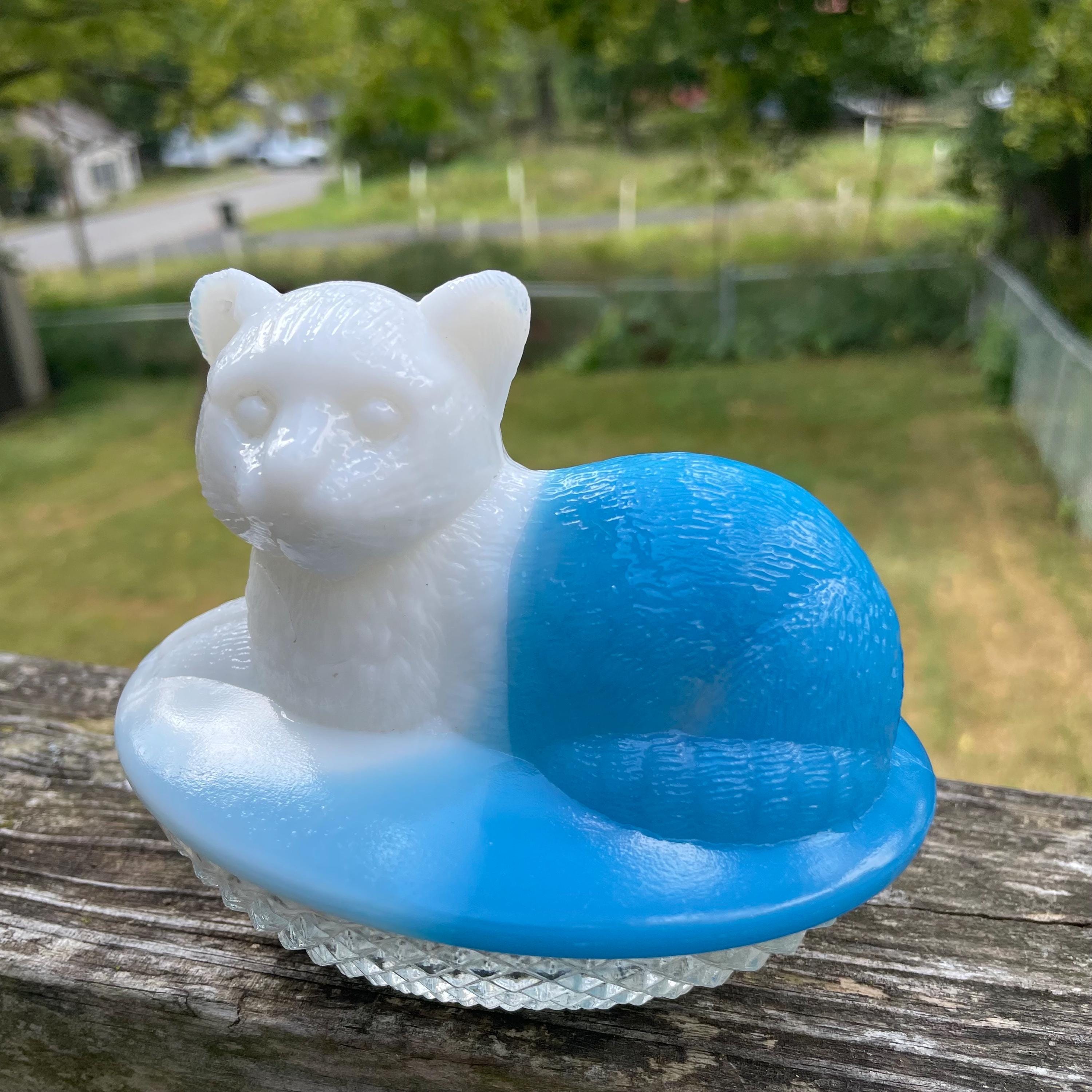 【アンティーク】猫のミルクガラスキャンディディッシュ　Cat on nest アンティーク】猫のミルクガラスキャンディディッシュ Cat on