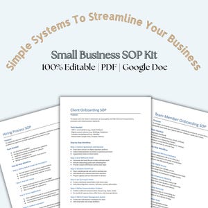 Könnte beinhalten: Ein Small Business SOP Kit mit editierbaren PDF- und Google Doc-Vorlagen. Das Bild zeigt drei Dokumente: einen Einstellungsverfahren SOP, einen Kunden-Onboarding-SOP und einen Teammitglieder-Onboarding-SOP. Text enthält "Simple Systems To Streamline Your Business."