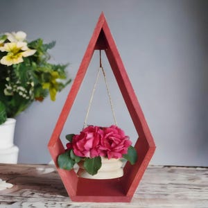 Rote Farbe Geometrische Holz-Hängevase - Teardrop-Rahmen mit Mini-Hängetopf - Rustikale Boho-Wand- oder Tischdekoration - handgemachtes Geschenk
