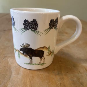 Rustikale Acrita Fine Art Pottery Becher Tasse Pinecone & Moose 4 in Tall Cabin Decor