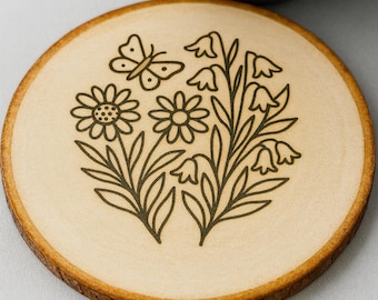 Porta-copos rústicos de madeira – Conjunto de 4 fatias de bétula queimadas à mão com design floral