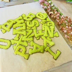 Parche termoadhesivo con letras de chenilla, parche termoadhesivo bordado con letras de chenilla, parches de alfabeto DIY para bolsos de ropa, parche de letras de chenilla A-Z.