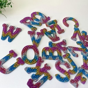 Parches de letras hechos a mano, parches de letras perlados, parches de letras personalizados, parches del alfabeto termoadhesivos, personaliza tu ropa o bolsos.