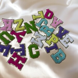 Parche termoadhesivo con letras de chenilla, parche termoadhesivo bordado con letras de chenilla, parches de alfabeto DIY para bolsos de ropa, parche de letras de chenilla A-Z.