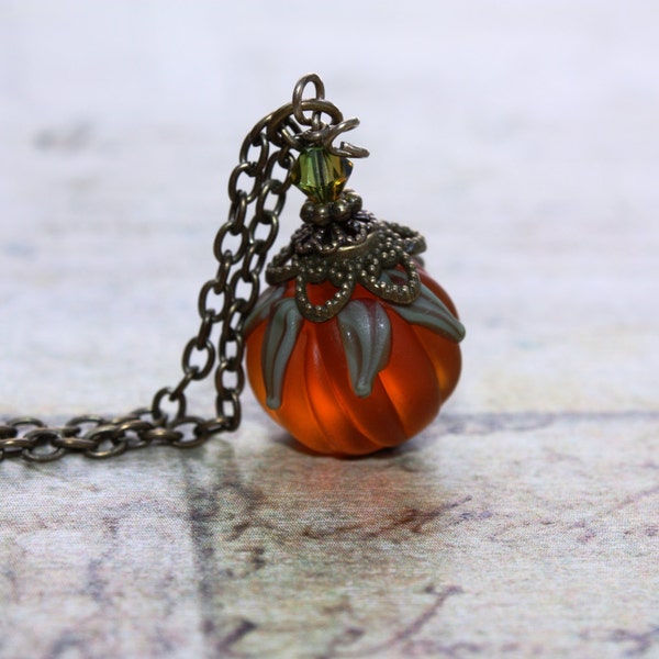 Pendentif citrouille - collier citrouille - pendentif Halloween - collier Halloween - citrouille au chalumeau - perle citrouille - collier jack o lanterne