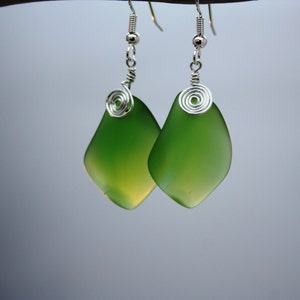 Green Sea Glass Earrings, Emerald Seaglass Earrings, Sea Glass Jewelry, Beach Glass Earrings, Beach Jewelry, Seaglass Jewelry, Ocean Jewelry