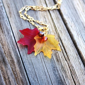 Maple Leaf Necklace, Fall Wedding, Leaf Necklace, Maple Leaf Charm, Autumn Jewelry, Nature Jewelry, Autumn Necklace, Maple Leaf Pendant