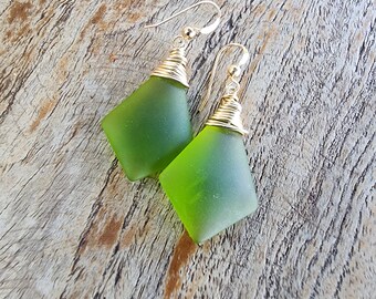 Green Sea Glass Earrings, Seaglass Earrings, Sea Glass Jewelry, Beach Glass Earrings, Beach Wedding Jewelry, Seaglass Jewelry, Ocean Jewelry