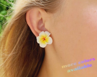 Boucles d’oreilles fleuries Plumeria Frangipanier Fleur Bijoux Boucles d’oreilles florales Bijoux Hawaï Bijoux hawaïens Boucles d’oreilles tropicales Boucles d’oreilles Stud