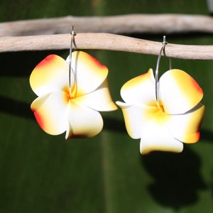 03. White and orange flower earrings