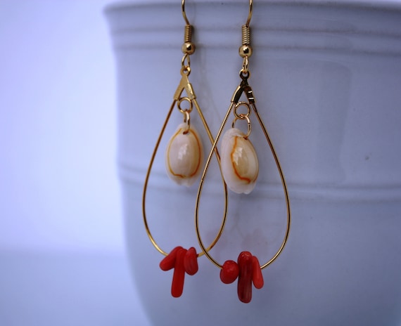 Sea Shell Earrings, Summer Earrings, Seashell Earrings, Beach Jewelry, Coral Hawaiian Jewelry, Beach Shell Earrings Sea Shell Jewelry Ocean