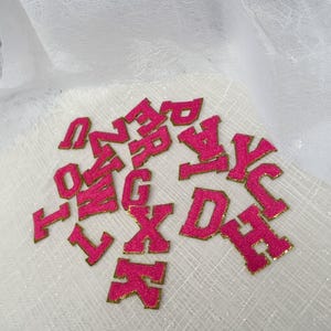 Patch de letras em chenille para passar a ferro, Letras em chenille autoadesivas, Patches para letras para passar a ferro, Bordado de alfabeto moderno para passar a ferro, Letras em chenille