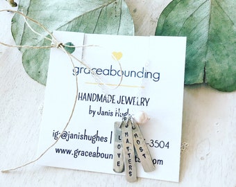 Collar de plata de ley Love Matters Most