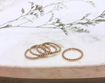 Nuevo anillo apilable de oro