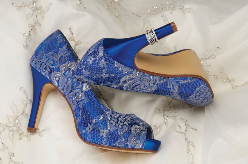 vintage lace wedding shoes