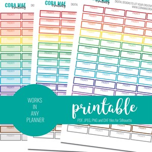 Könnte beinhalten: Druckbare Planer-Aufkleber mit einem Regenbogen-Farbschema. Die Aufkleber sind rechteckig mit dem Wort "PRIORITÄT" auf jedem gedruckt. Die Aufkleber sind für die Verwendung in jedem Planer konzipiert.