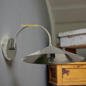 Prachtige kamerdecoratielamp messing wandarmatuur uit het midden van de eeuw, wandkandelaar, gepolijst chroom, Italiaans licht uit het midden van de eeuw