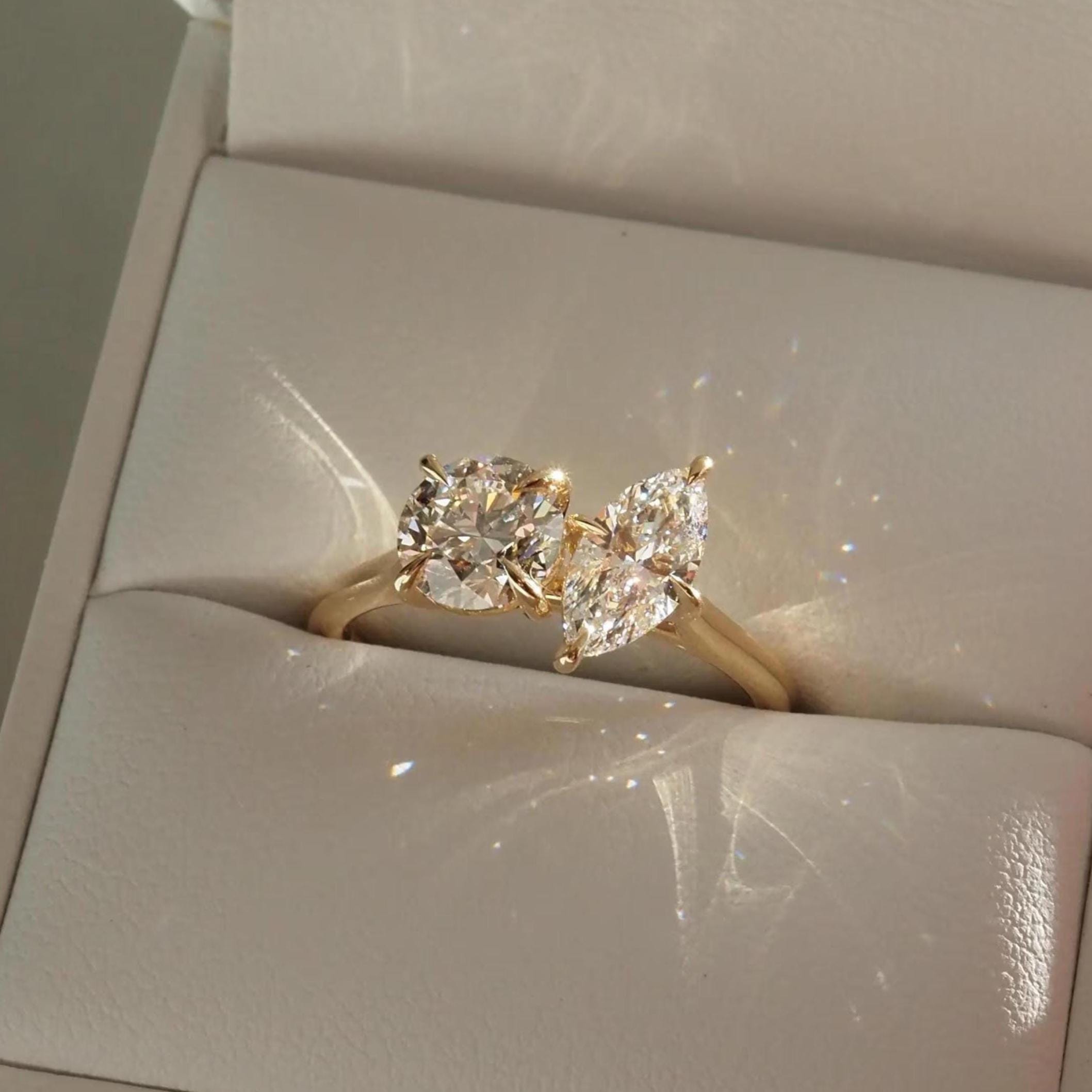Anel de noivado de moissanita com corte redondo e marquise, anel Toi et Moi com diamante, anel de compromisso com duas pedras em ouro maciço 14K, anel You and Me para mulheres