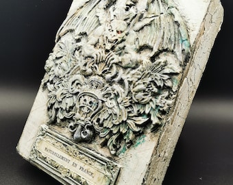 Bloque de memoria | Objetos de arte hechos a mano en madera y yeso | Piezas vintage únicas con aspecto antiguo [20x15x4 cm] - Bloque de fragmentos "Gárgola"