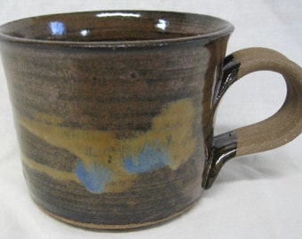 Set of Two Handt-hrown Stoneware Mugs Earth-tones