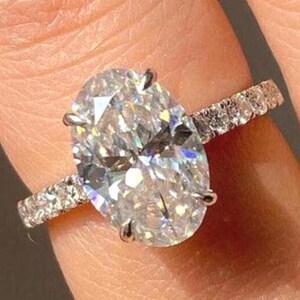 Anillo de moissanita ovalada blanca de 3 quilates con halo oculto, anillo de compromiso, anillo solitario de plata, anillo de aniversario de boda, regalo para mujer, anillo de promesa