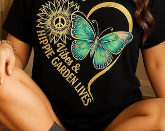 Camiseta con ambiente hippie y estilo de vida campestre, camiseta de jardín boho con mariposas, camiseta con el símbolo de la paz y girasoles, regalo para amantes de las plantas con estilo cottagecore.