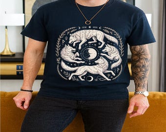 ミスティックウルフシャツ、セレスティアルウルフTシャツ、北欧神話シャツ、ゴシックファンタジーシャツ、ムーンフェイズウルフTシャツギフト