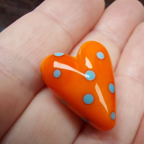 Perle coeur gonflée - couleurs assorties - perle coeur en verre travaillé au chalumeau fait main